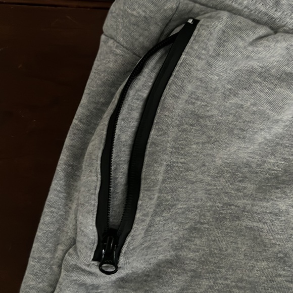 Grey Tracksuit Size L - Picture 14 of 16